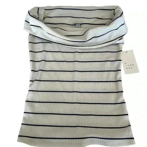 A New Day- Slim Fit Short Sleeve Off the Shoulder Top
Womens Size XS-NWT - Picture 4 of 8